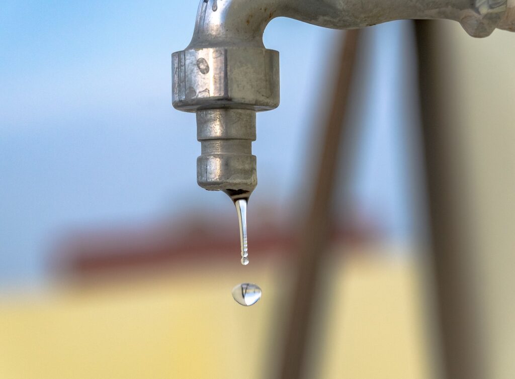 water tap, kitchen, leaking tap-7055543.jpg